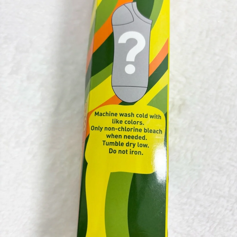 Low Cut Socks, Groovy Mystery Gift Box, 4-Pack,‎ Size 6.5-12